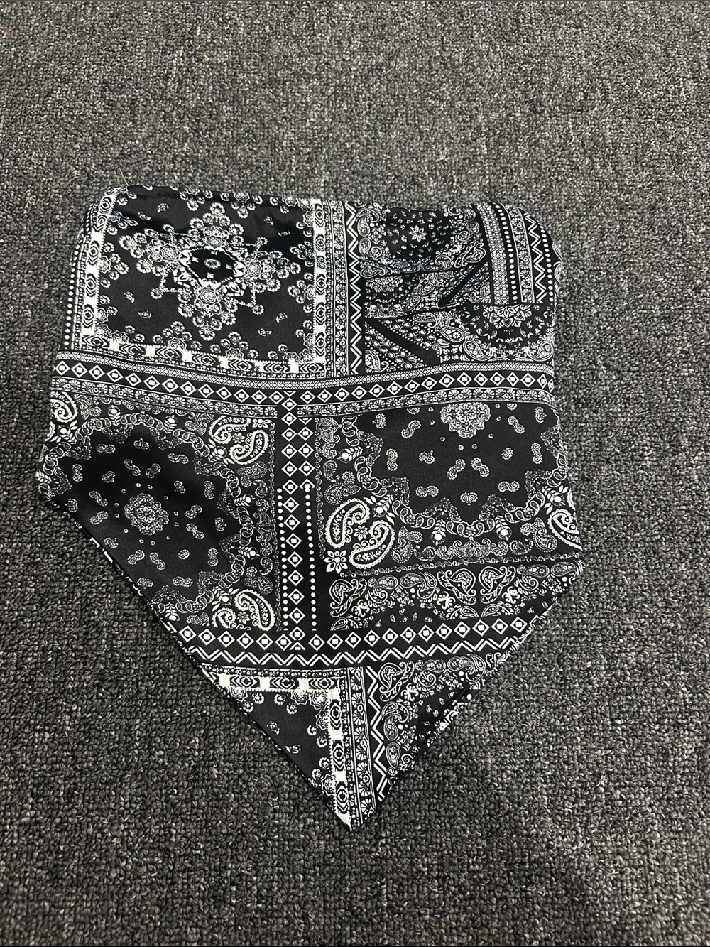 Ardene Black Bandana-Print Tie-Front Crop Top